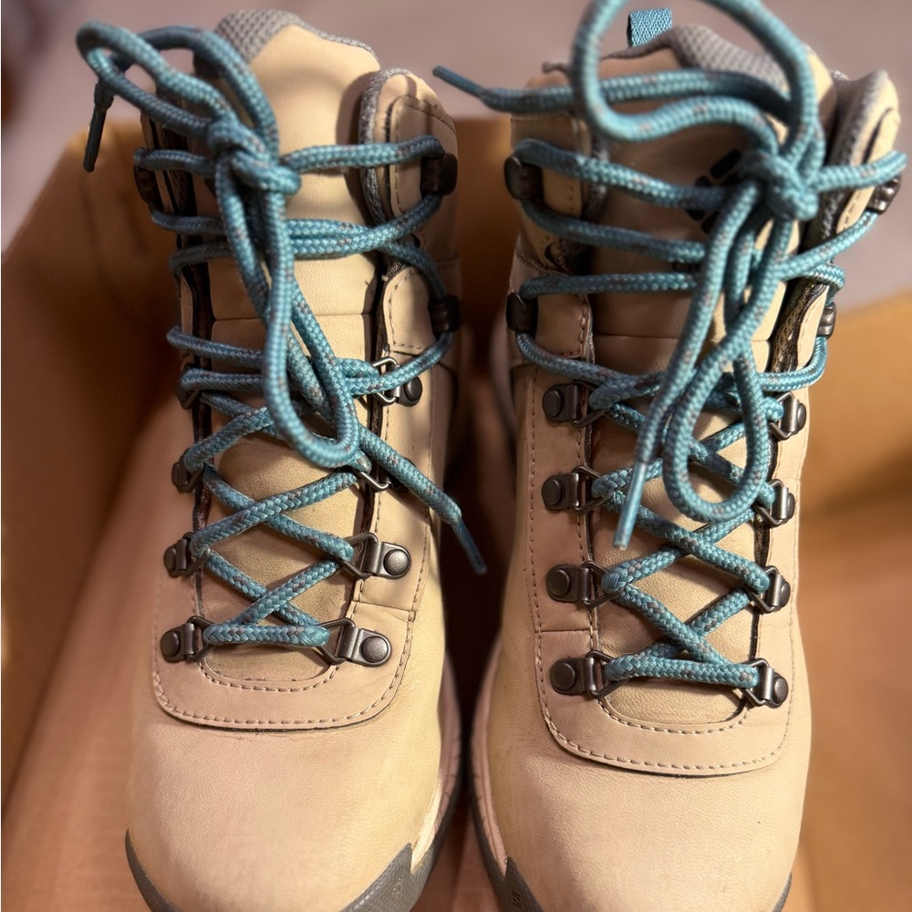 Columbia Fossil Waterproof Hiking Boots